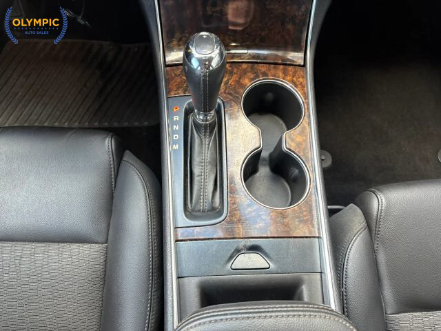 2017 Chevrolet Malibu in Decatur, GA 30032 - 2434328 26