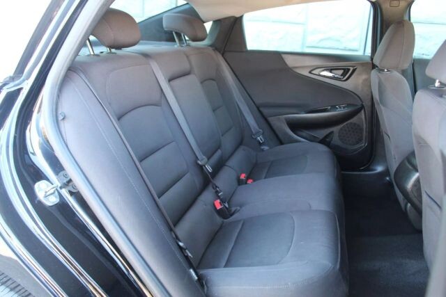 2017 Chevrolet Malibu in Decatur, GA 30032 - 2434328 68