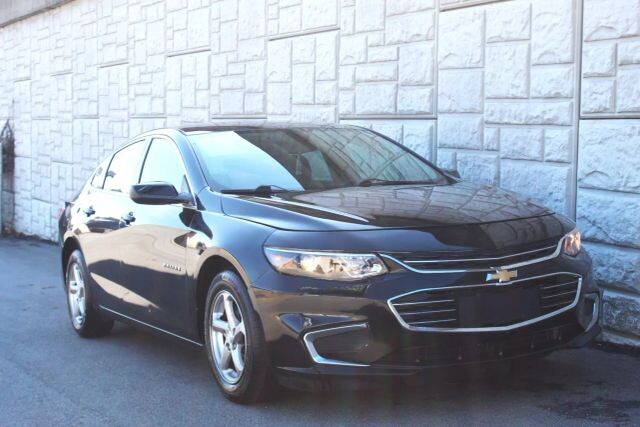 2017 Chevrolet Malibu in Decatur, GA 30032 - 2434328 42