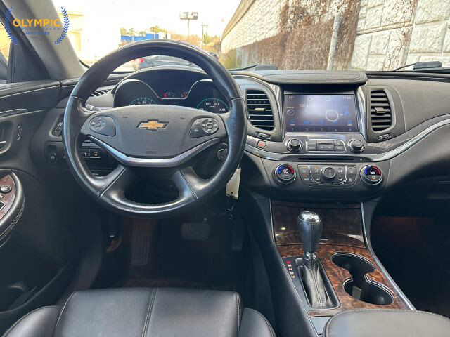 2017 Chevrolet Malibu in Decatur, GA 30032 - 2434328 18