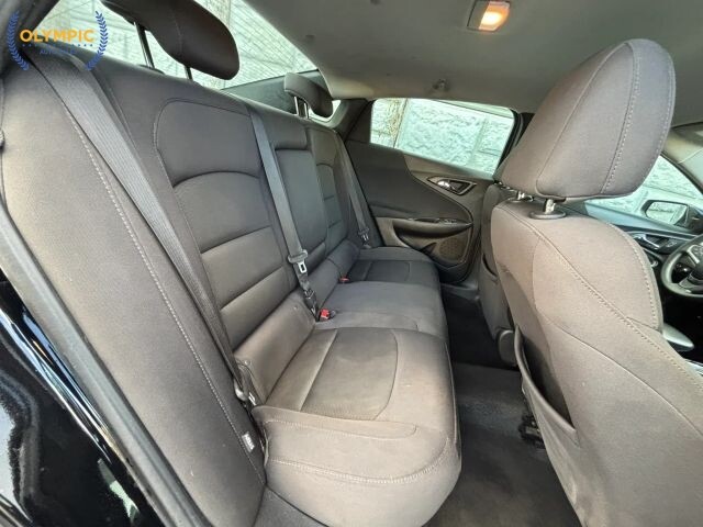 2017 Chevrolet Malibu in Decatur, GA 30032 - 2434328 37