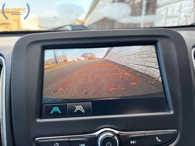 2017 Chevrolet Malibu in Decatur, GA 30032 - 2434328 27