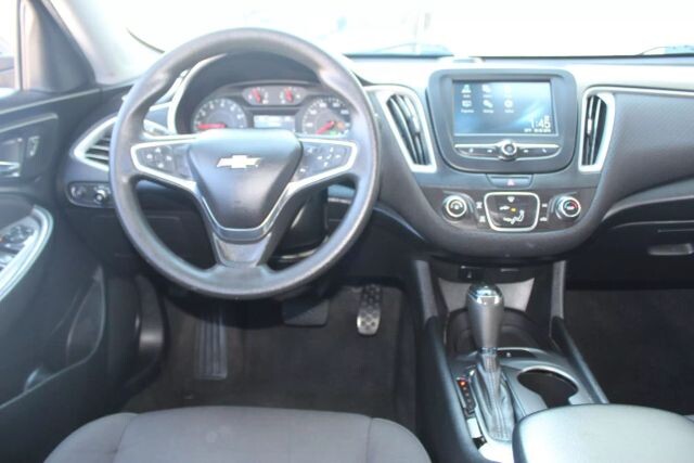 2017 Chevrolet Malibu in Decatur, GA 30032 - 2434328 57