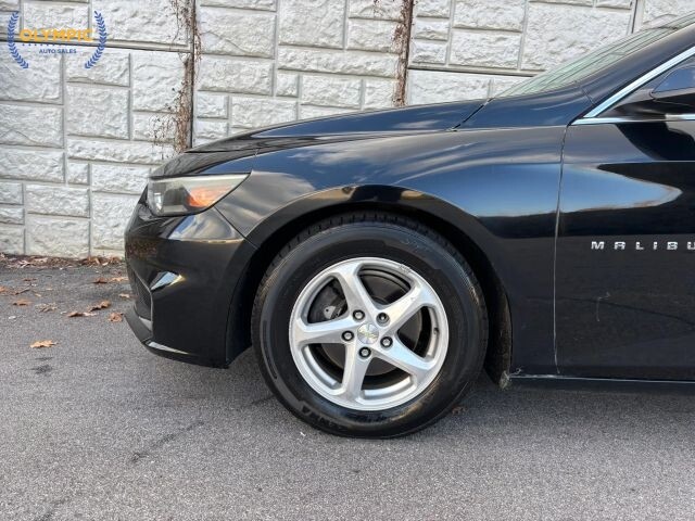 2017 Chevrolet Malibu in Decatur, GA 30032 - 2434328 9