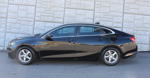 2017 Chevrolet Malibu in Decatur, GA 30032 - 2434328 47