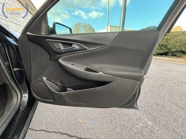 2017 Chevrolet Malibu in Decatur, GA 30032 - 2434328 40