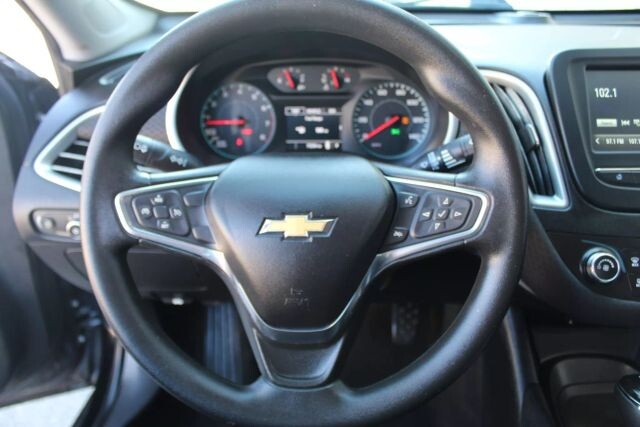 2017 Chevrolet Malibu in Decatur, GA 30032 - 2434328 58