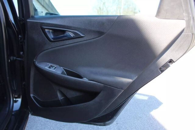 2017 Chevrolet Malibu in Decatur, GA 30032 - 2434328 73