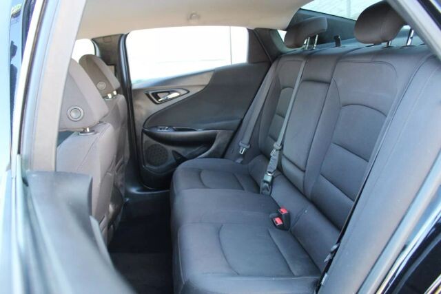 2017 Chevrolet Malibu in Decatur, GA 30032 - 2434328 67