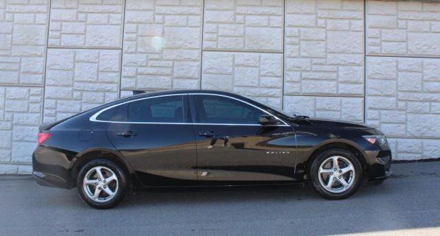 2017 Chevrolet Malibu in Decatur, GA 30032 - 2434328 48