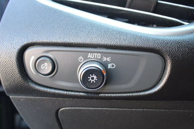 2017 Chevrolet Malibu in Decatur, GA 30032 - 2434328 63