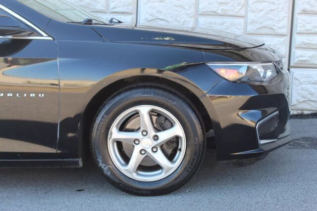 2017 Chevrolet Malibu in Decatur, GA 30032 - 2434328 51