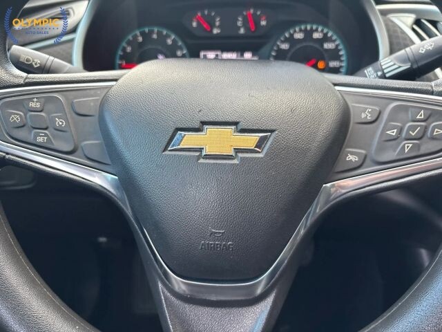 2017 Chevrolet Malibu in Decatur, GA 30032 - 2434328 22