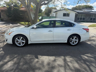 2015 Nissan Altima in Hollywood, FL 33023-1906