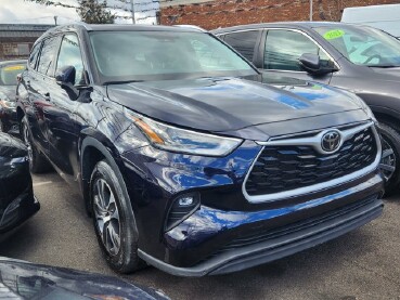 2021 Toyota Highlander in Cinnaminson, NJ 08077