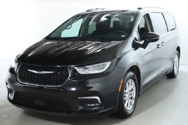 2022 Chrysler Pacifica in Bedford, OH 44146