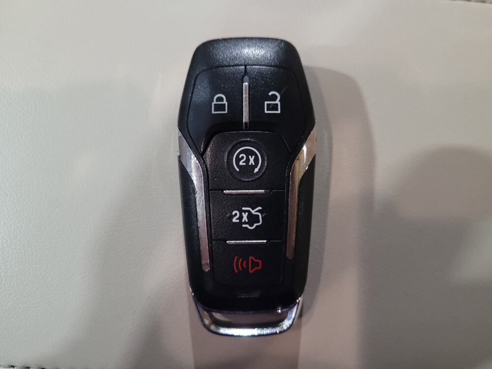 2015 Lincoln MKC in Plymouth Meeting, PA 19462 - 2438474 32