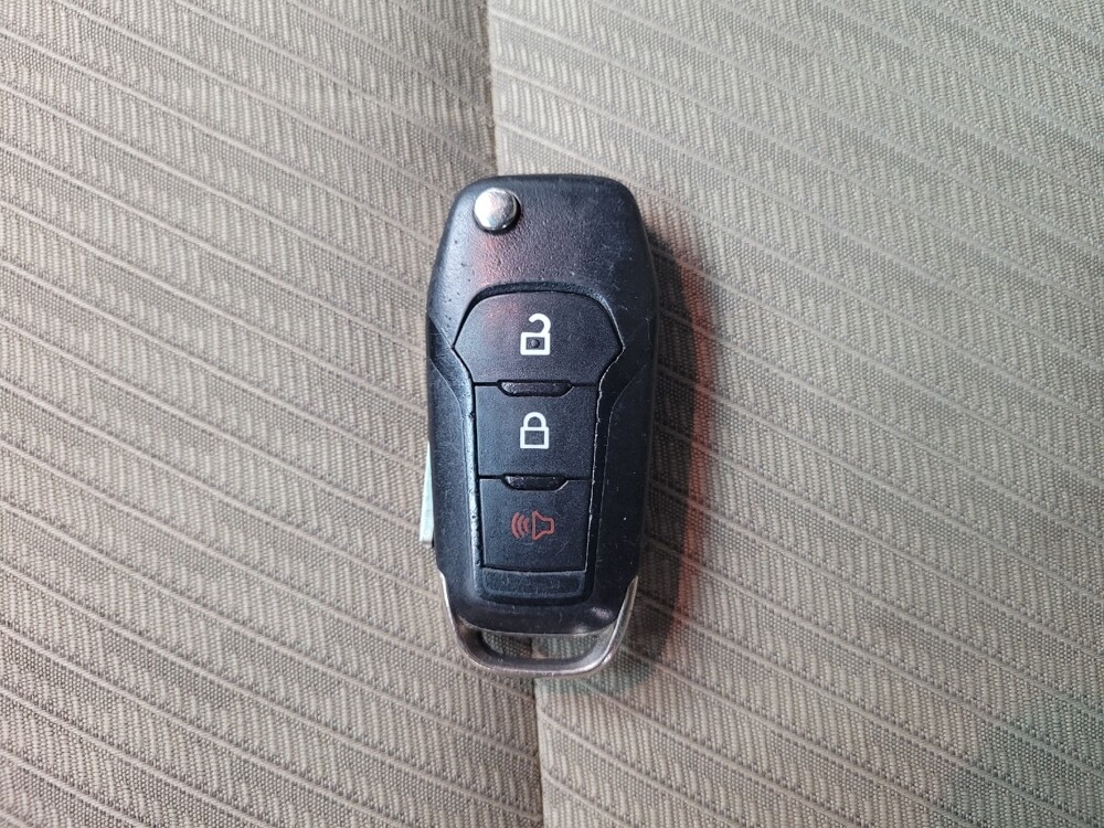 2016 Ford Explorer in Antioch, TN 37013 - 2438677 32