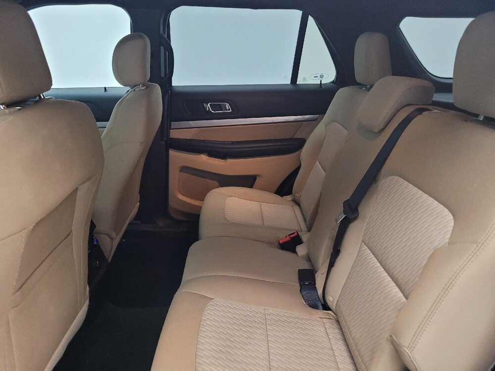 2016 Ford Explorer in Antioch, TN 37013 - 2438677 18