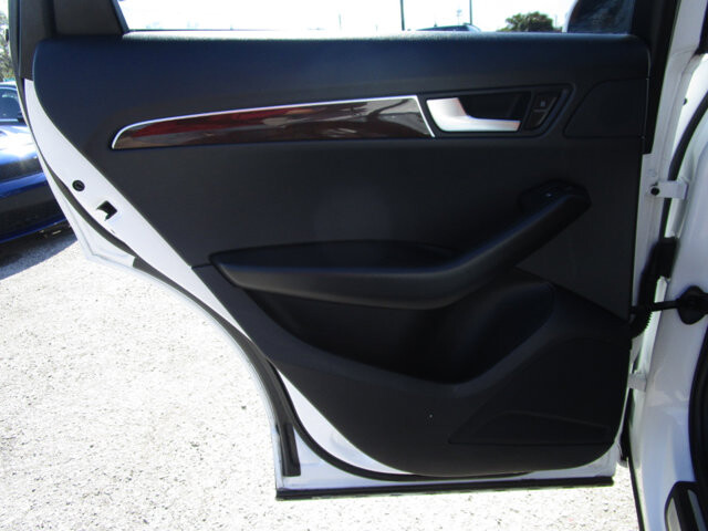 2011 Audi Q5 in Tampa, FL 33604-6914 - 2438822 49