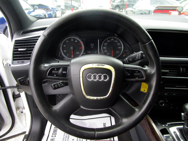 2011 Audi Q5 in Tampa, FL 33604-6914 - 2438822 3
