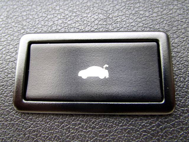 2011 Audi Q5 in Tampa, FL 33604-6914 - 2438822 27