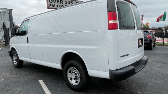 2018 Chevrolet Express 2500 in Dallas, TX 75228 - 2439654 10