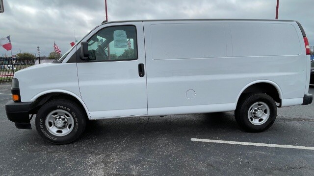 2018 Chevrolet Express 2500 in Dallas, TX 75228 - 2439654 11