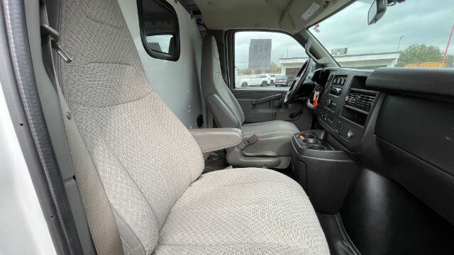 2018 Chevrolet Express 2500 in Dallas, TX 75228 - 2439654 15