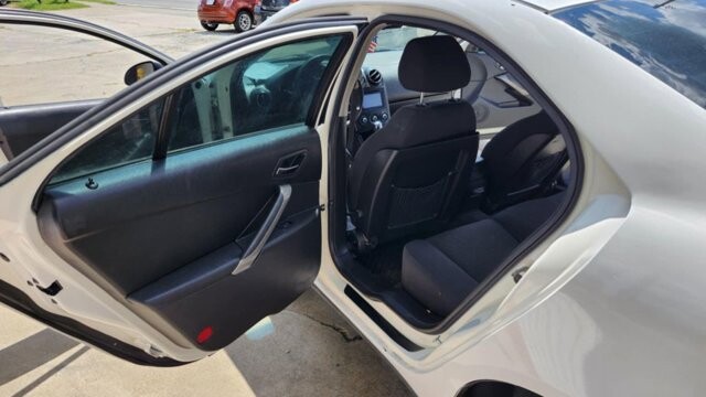 2005 Pontiac G6 in Cartersville, GA 30120 - 2441037 11