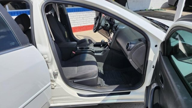 2005 Pontiac G6 in Cartersville, GA 30120 - 2441037 8