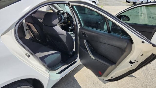 2005 Pontiac G6 in Cartersville, GA 30120 - 2441037 9