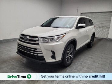 2019 Toyota Highlander in Riverside, CA 92504