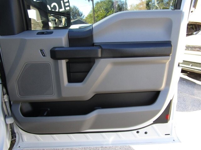2020 Ford F350 in Tampa, FL 33604-6914 - 2442614 15