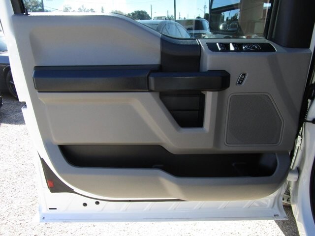 2020 Ford F350 in Tampa, FL 33604-6914 - 2442614 14