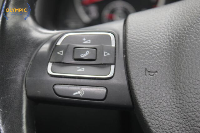 2016 Volkswagen Tiguan in Decatur, GA 30032 - 2443483 20