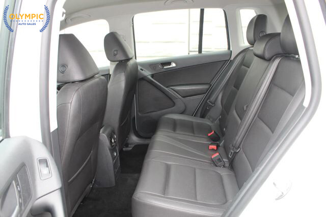 2016 Volkswagen Tiguan in Decatur, GA 30032 - 2443483 36