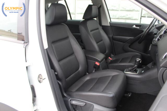 2016 Volkswagen Tiguan in Decatur, GA 30032 - 2443483 35