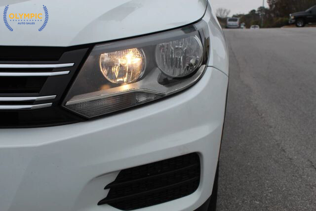 2016 Volkswagen Tiguan in Decatur, GA 30032 - 2443483 13