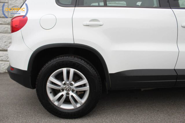 2016 Volkswagen Tiguan in Decatur, GA 30032 - 2443483 12