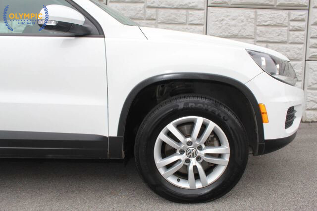 2016 Volkswagen Tiguan in Decatur, GA 30032 - 2443483 11