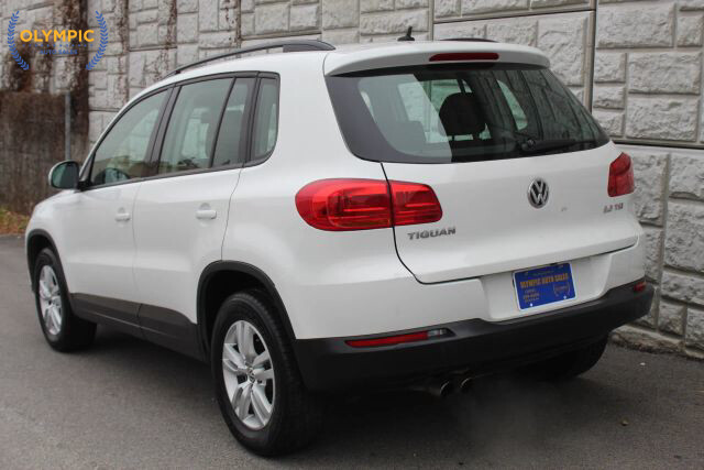 2016 Volkswagen Tiguan in Decatur, GA 30032 - 2443483 4