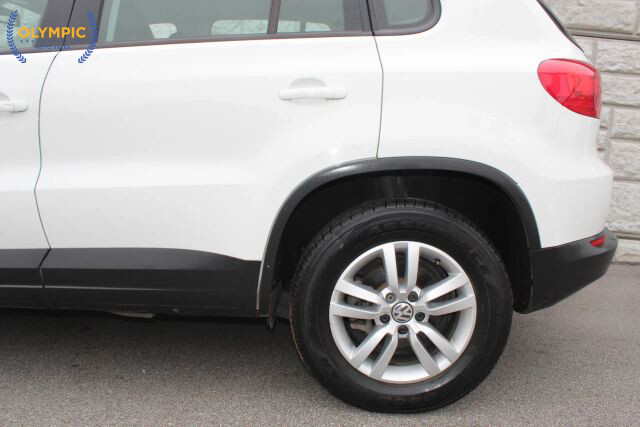 2016 Volkswagen Tiguan in Decatur, GA 30032 - 2443483 10