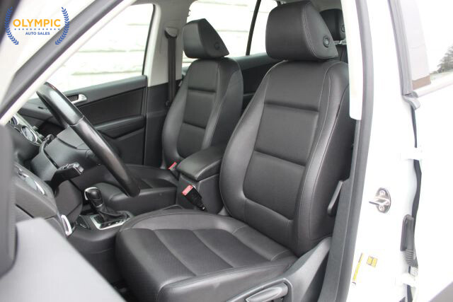 2016 Volkswagen Tiguan in Decatur, GA 30032 - 2443483 34