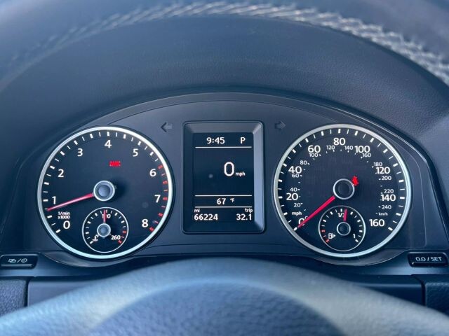 2016 Volkswagen Tiguan in Decatur, GA 30032 - 2443483 70