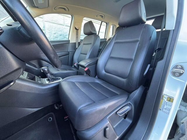 2016 Volkswagen Tiguan in Decatur, GA 30032 - 2443483 80