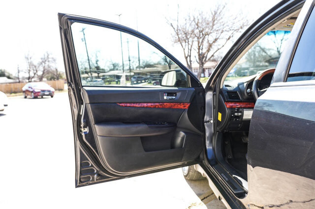 2011 Subaru Outback in San Antonio, TX 78228 - 2443774 18