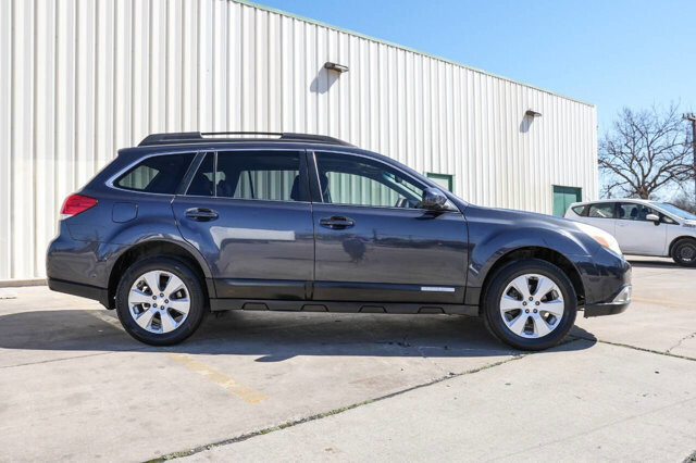 2011 Subaru Outback in San Antonio, TX 78228 - 2443774 10