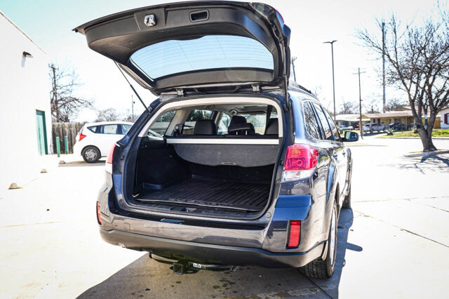 2011 Subaru Outback in San Antonio, TX 78228 - 2443774 22