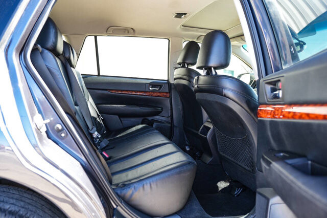 2011 Subaru Outback in San Antonio, TX 78228 - 2443774 11